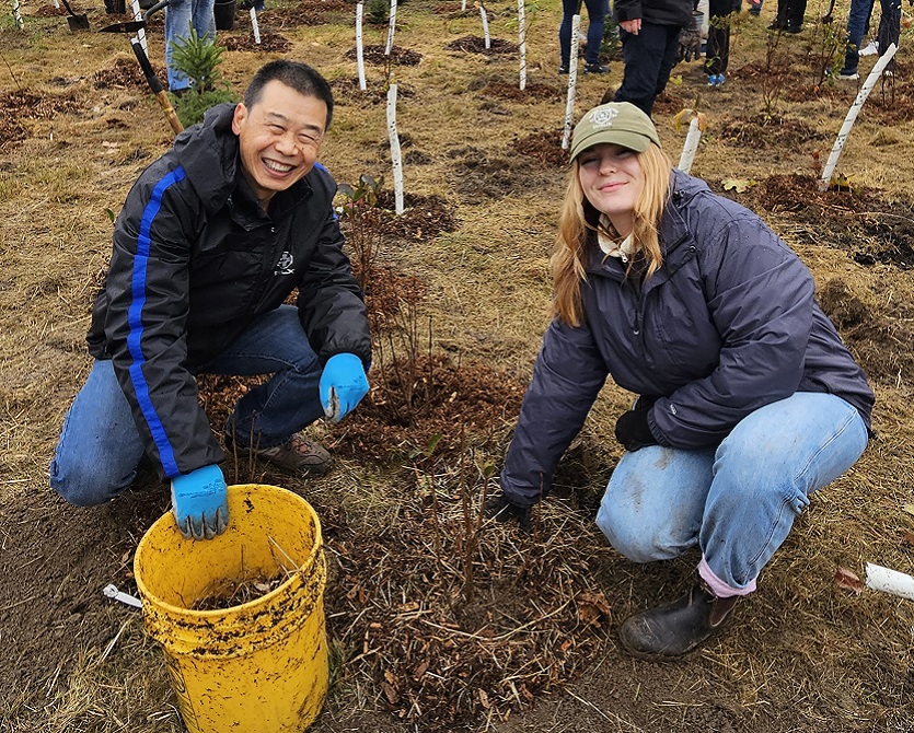 community volunteers take part in a TRCA tree planting event